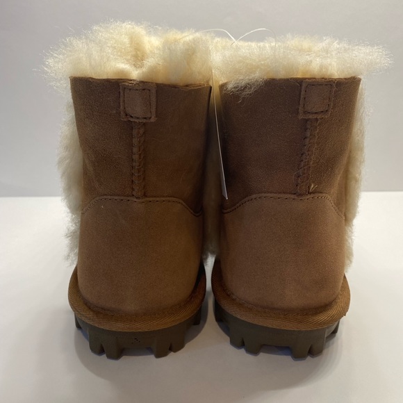 Women’s Kirkland Signature Chestnut Shearling Short Boots 7 NWT - Picture 3 of 5